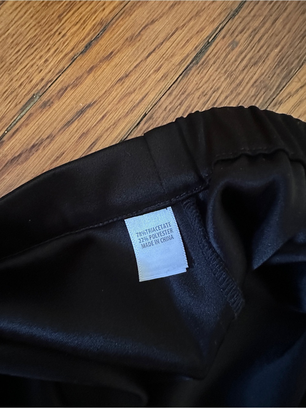 St. John Caviar Black Satin Pants - Picture 11 of 11